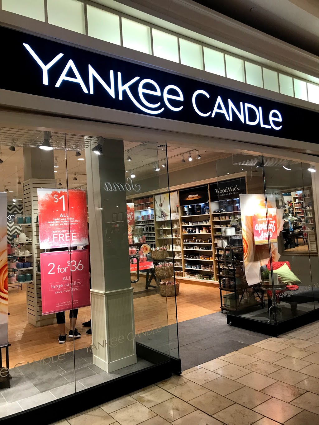 Yankee Candle | 1730 Robinson Centre Dr, Pittsburgh, PA 15205, USA | Phone: (412) 788-1280