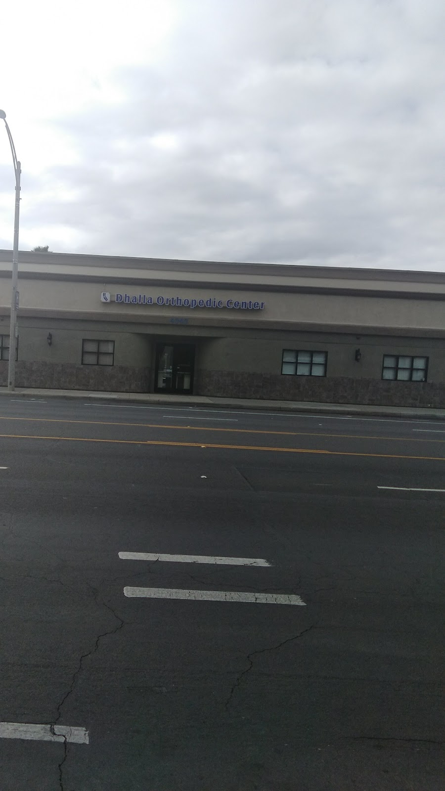 Dhalla Orthopedic Center, INC | 4343 Market St # A, Riverside, CA 92501, USA | Phone: (951) 787-4880