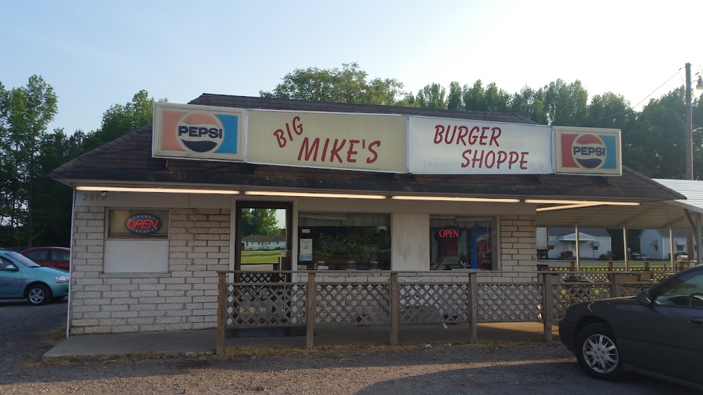 Big Mikes Burger Shoppe | 2870 County Dr, Petersburg, VA 23803, USA | Phone: (804) 721-3605