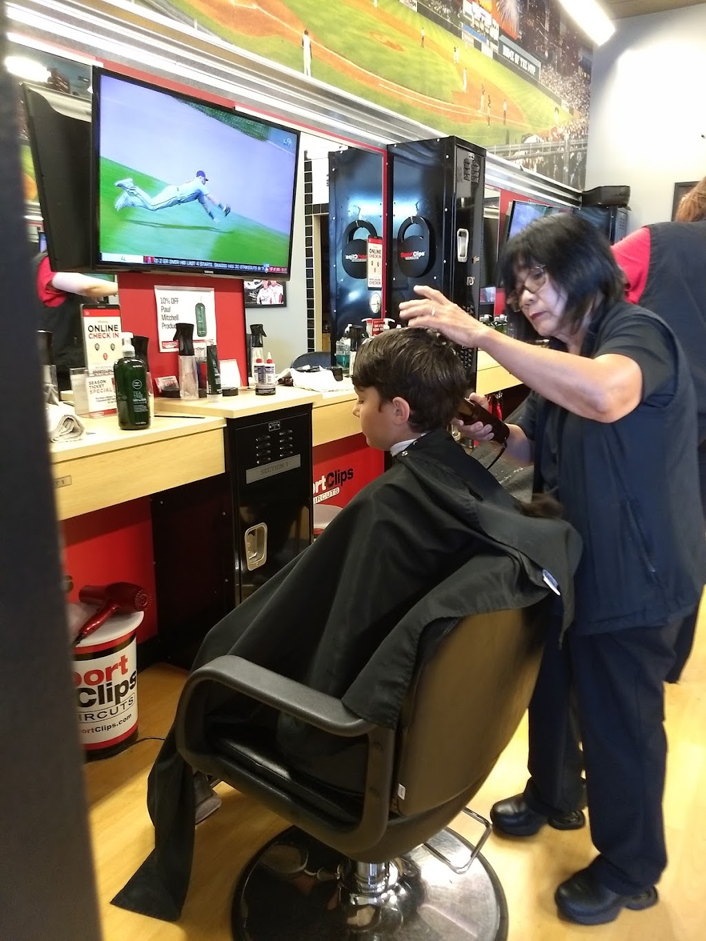 Sport Clips Haircuts of Sherwood | 21332 SW Langer Farms Pkwy, Sherwood, OR 97140, USA | Phone: (503) 822-5054