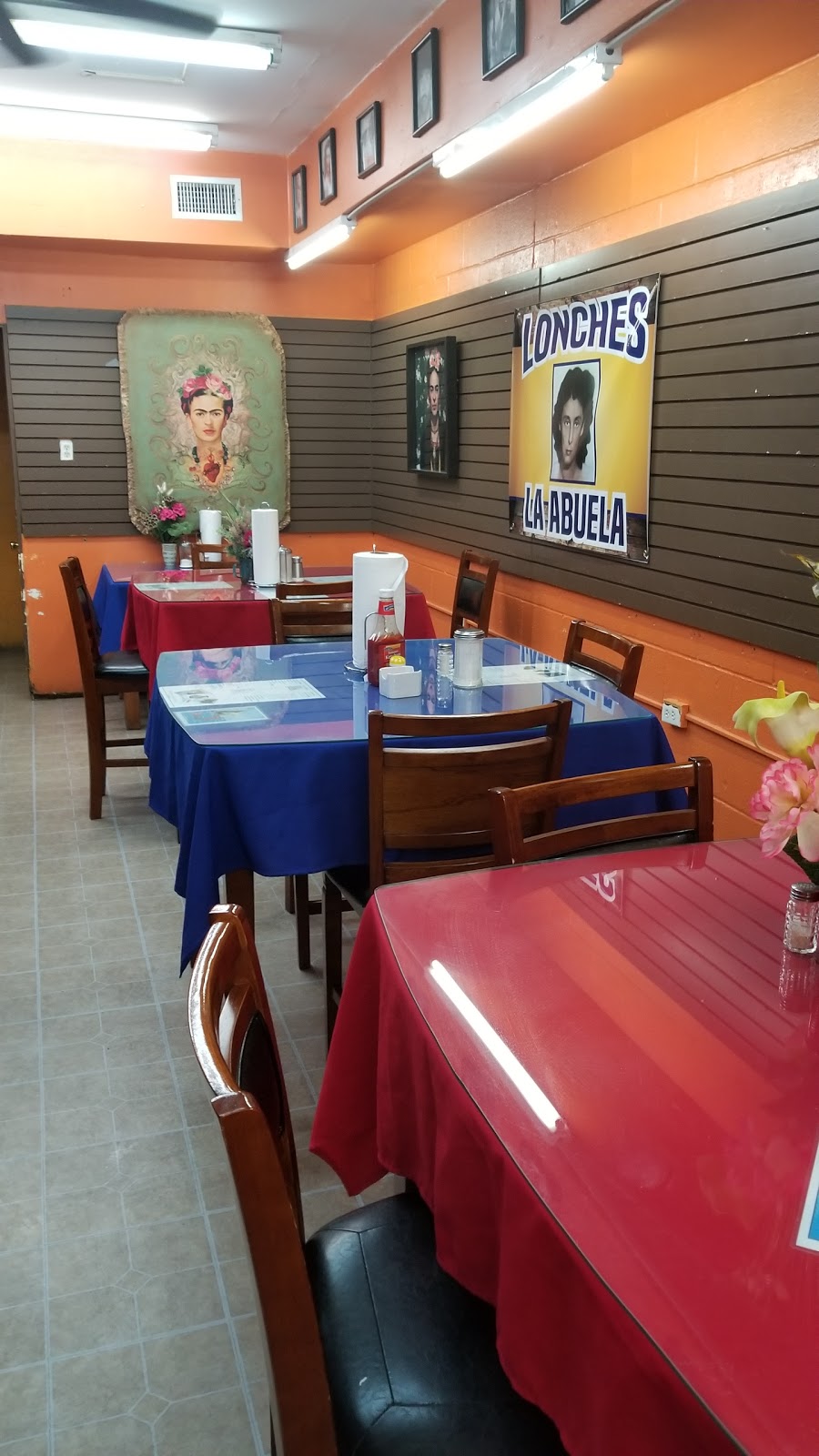 Lonches La Abuela | 1408 Zaragoza St, Laredo, TX 78040, USA | Phone: (956) 568-5608