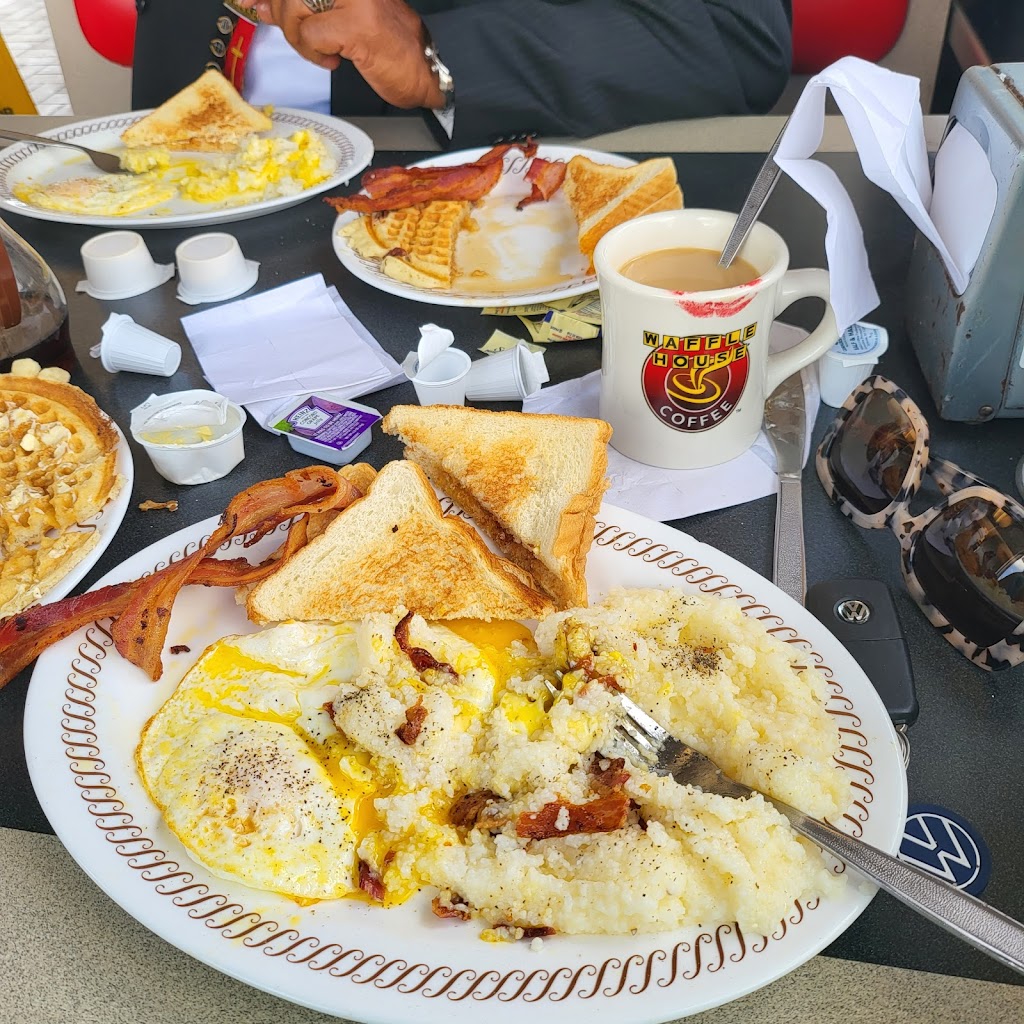 Waffle House | 10384 E Airline Hwy, St Rose, LA 70087, USA | Phone: (504) 467-1522