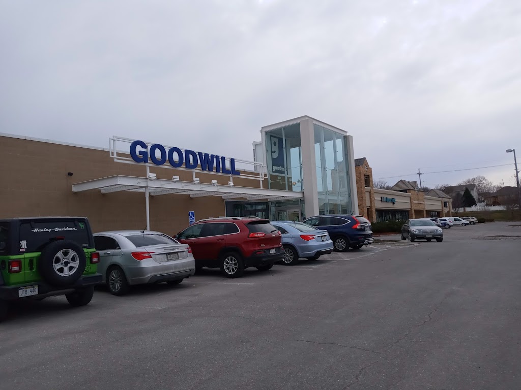 Goodwill Retail Store & Donation Center | 15455 Ruggles St, Omaha, NE 68116, USA | Phone: (402) 965-3588