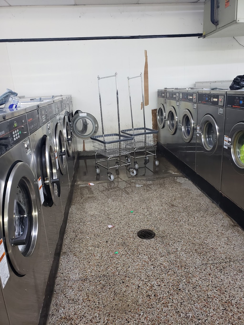 Falling Creek Laundromat | 6245 Jefferson Davis Hwy, North Chesterfield, VA 23234, USA | Phone: (804) 714-0718