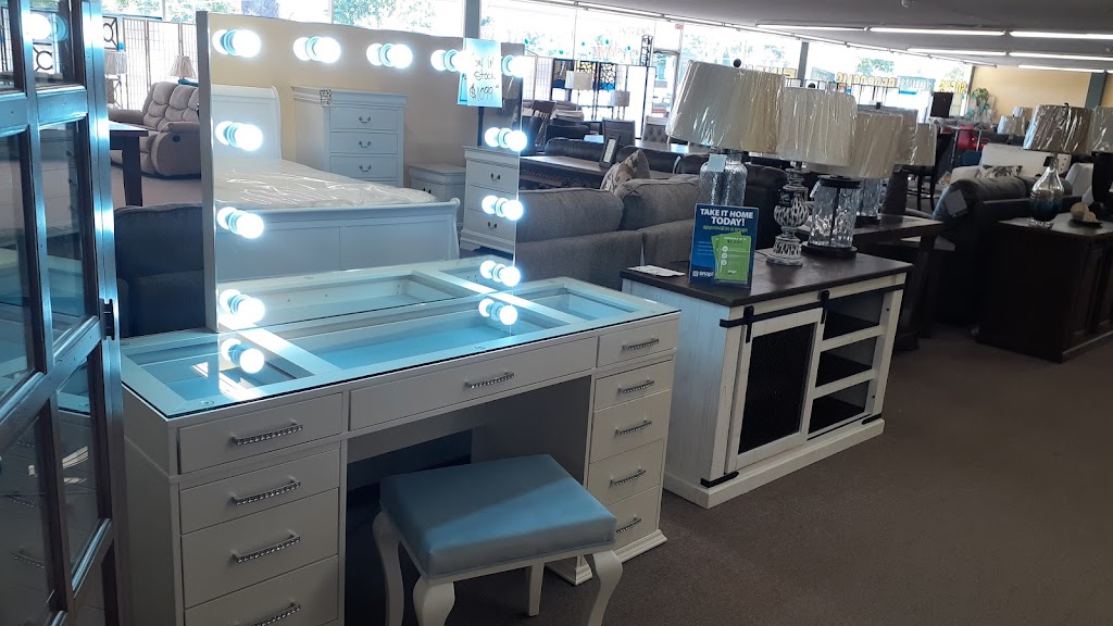 furniture plus | 277 E Palmdale Blvd, Palmdale, CA 93550, USA | Phone: (661) 947-0102