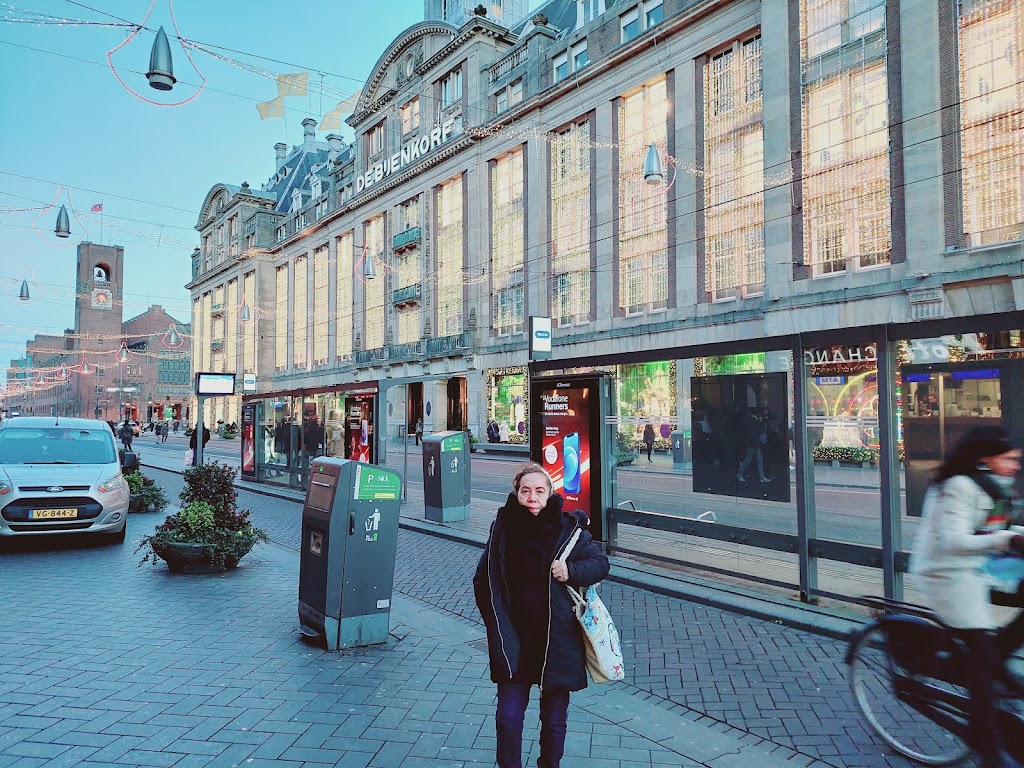 Pott Change | Damrak 95 BG, 1012 LP Amsterdam, Netherlands | Phone: 020 626 3658