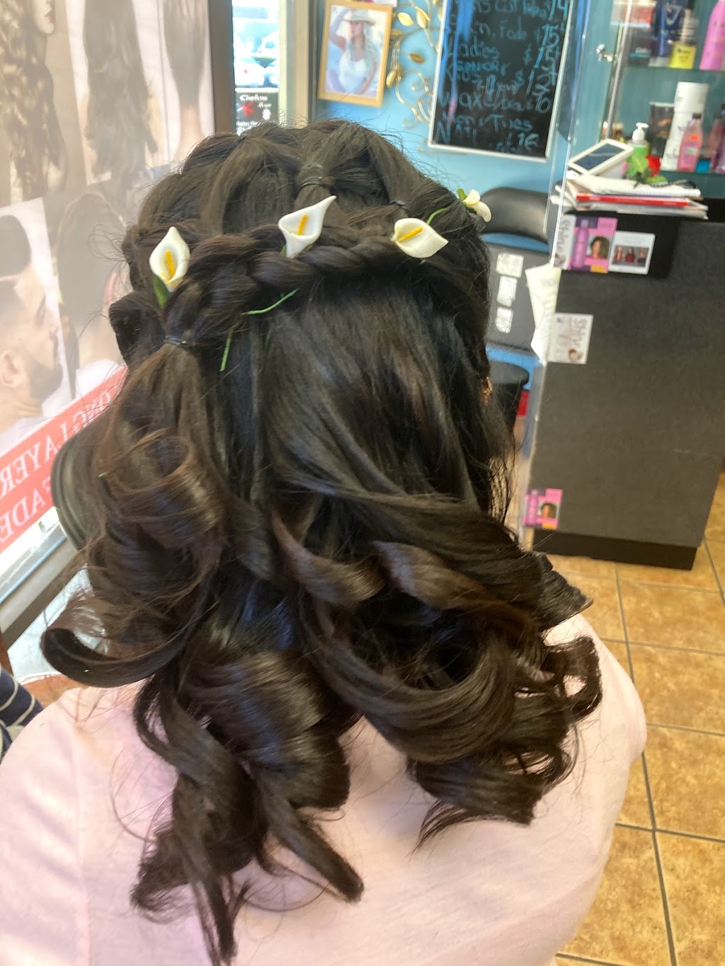 Cielos Hair Salon and barber | 3353 S Bristol St, Santa Ana, CA 92707, USA | Phone: (714) 852-3103