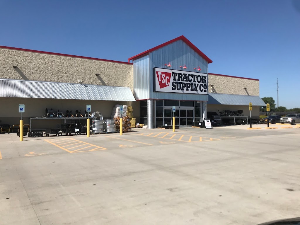 Tractor Supply Co. - Waverly Distribution Center | 12851 Dovers St, Waverly, NE 68462, USA | Phone: (402) 786-6100