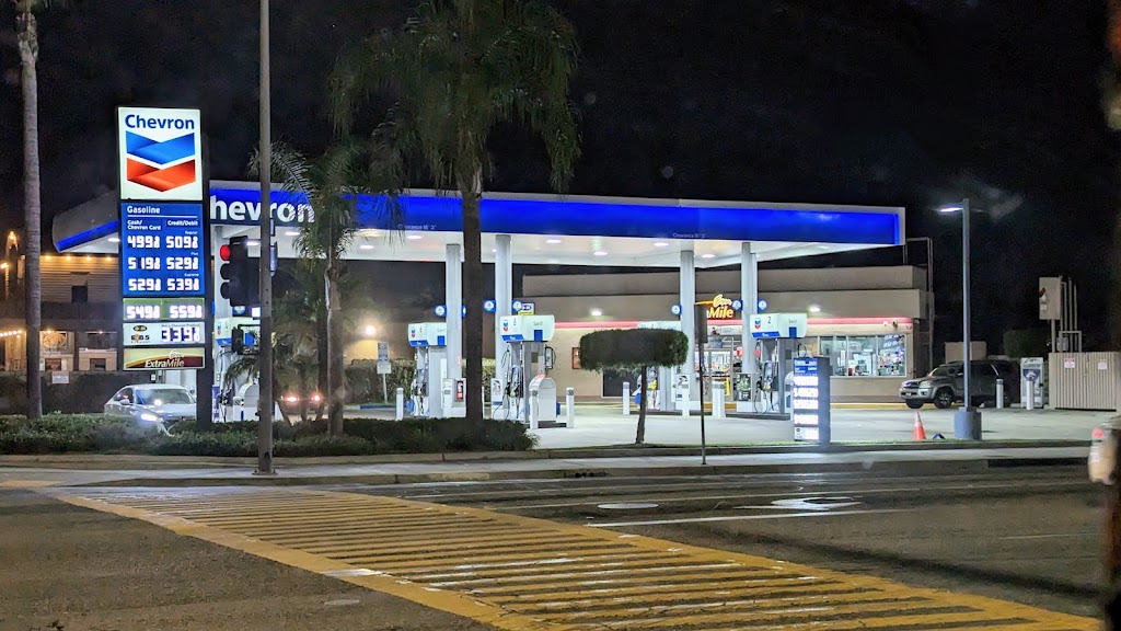 Chevron | 9851 Imperial Hwy., Downey, CA 90242, USA | Phone: (562) 401-9604