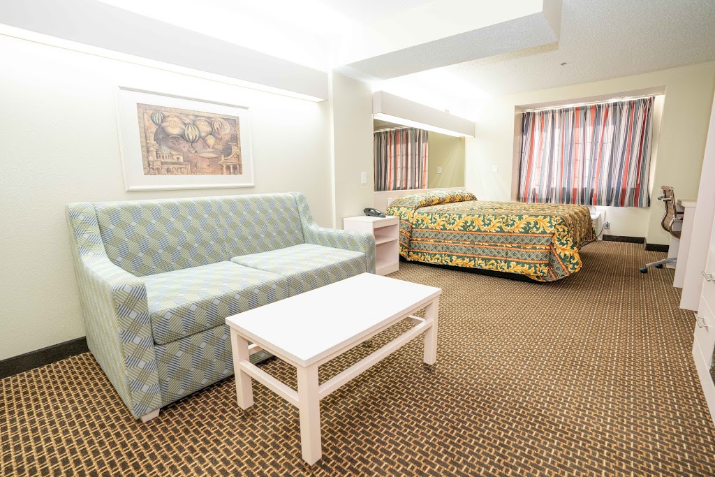 Regency Inn & Suites | 901 W Airport Fwy, Euless, TX 76040, USA | Phone: (817) 545-1111