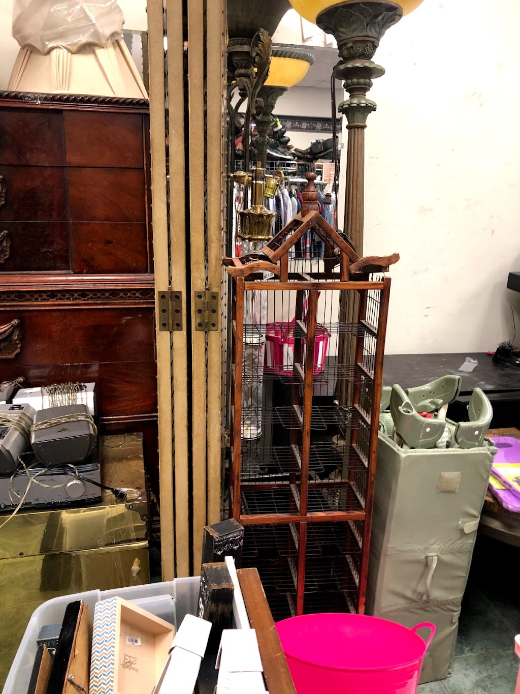 Odds and Ends Thrift Store North | 3255 Davie Blvd, Fort Lauderdale, FL 33312, USA | Phone: (954) 792-1445