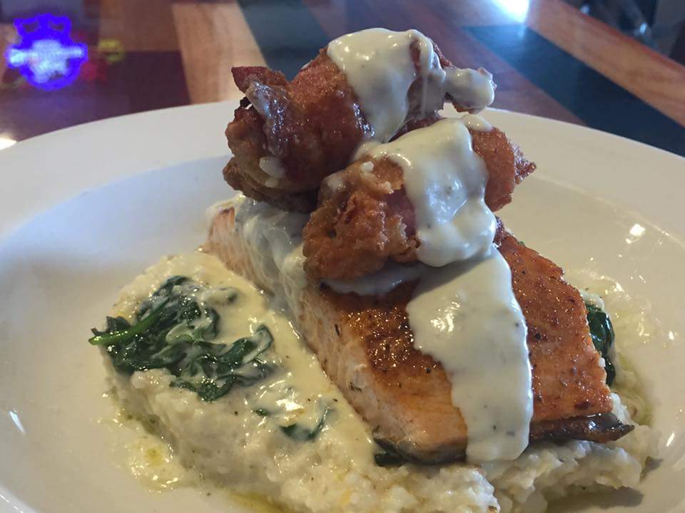 Uncle Ikes Sandbar & Grill | 1159 Austin Street #111AB, Corolla, NC 27927, USA | Phone: (252) 597-1606