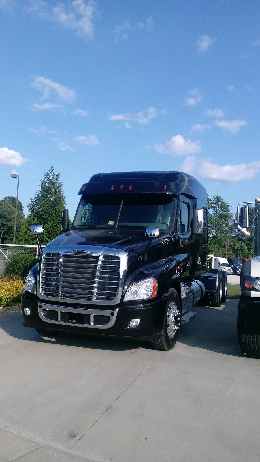 Excel Truck Group - Chester | 901 W Hundred Rd, Chester, VA 23836, USA | Phone: (804) 768-4600