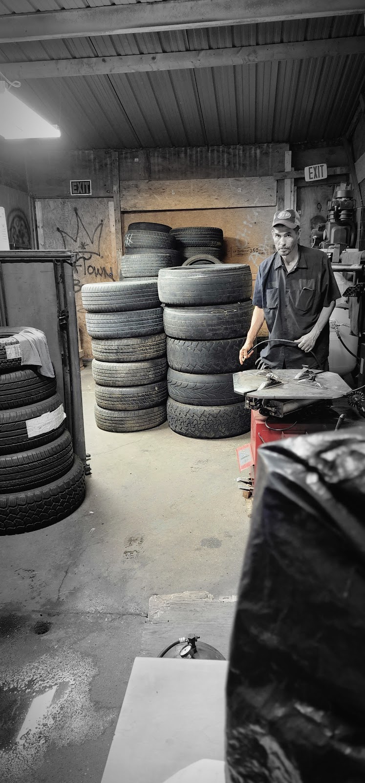 De La Torres Tire Shop | 1122 Pomeroy St, Graham, NC 27253 | Phone: (336) 343-3768