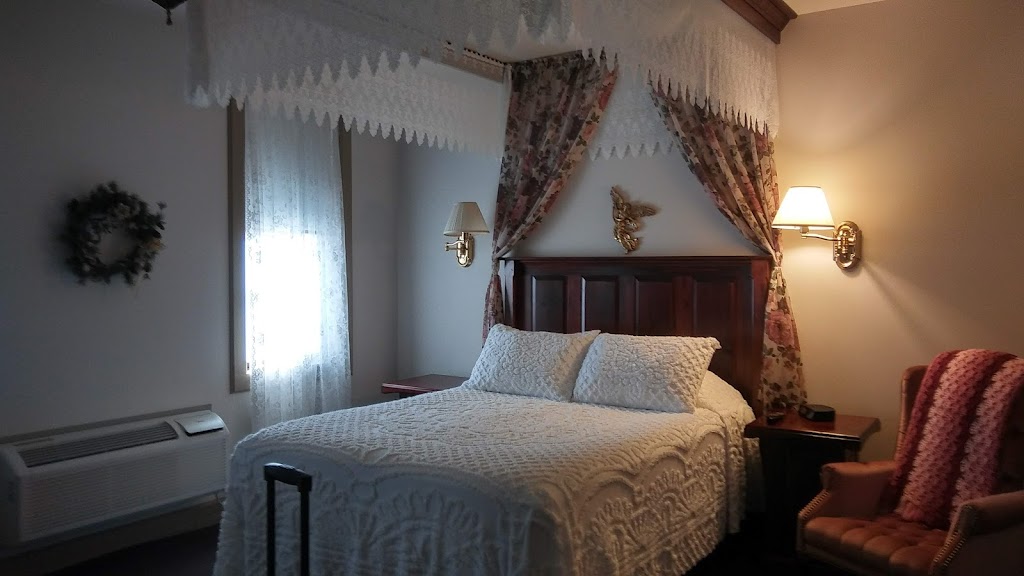 The Inn at Lenoras | 301 Liberty St, Perryopolis, PA 15473, USA | Phone: (724) 736-2509