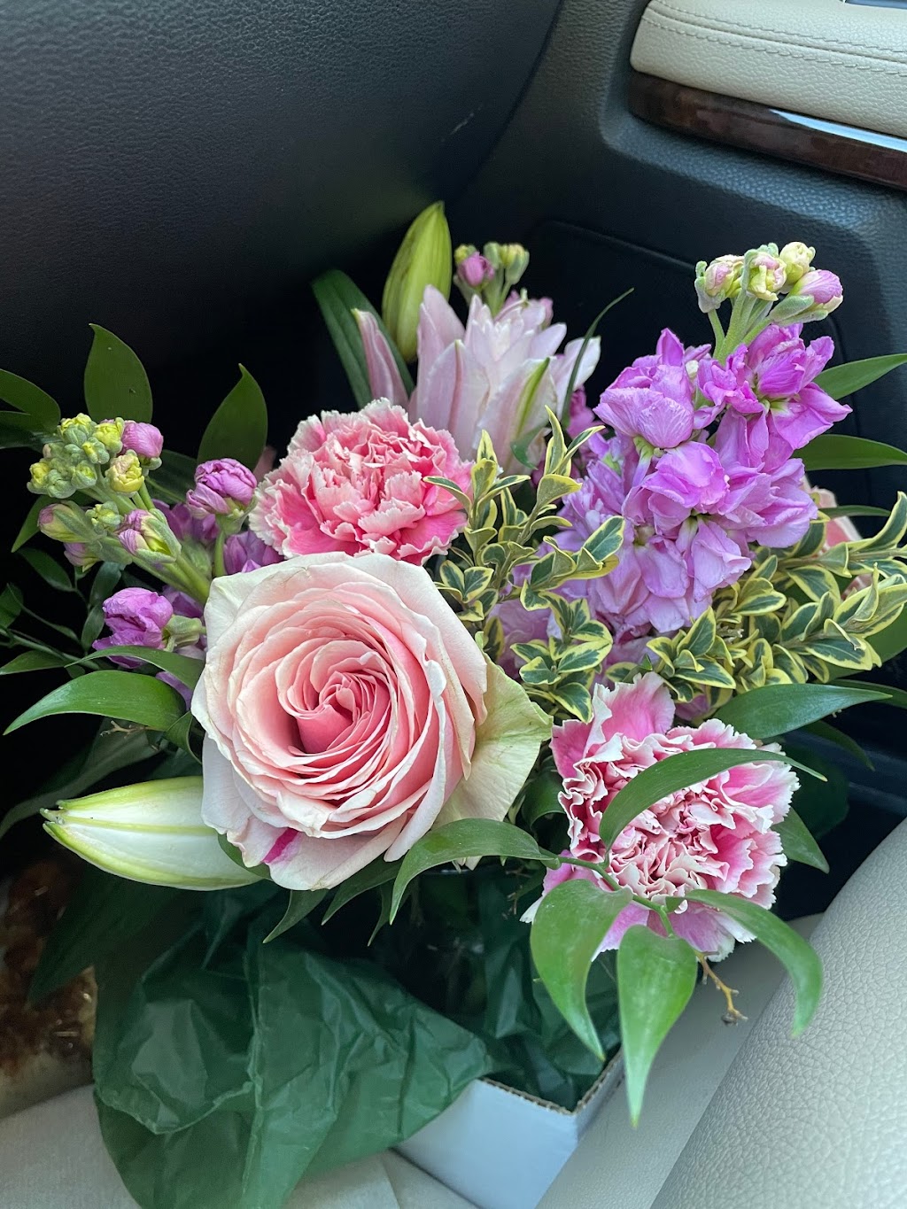 Flowers By Burkhardts | 6318 SE Virginia St, Hillsboro, OR 97123 | Phone: (503) 645-6492