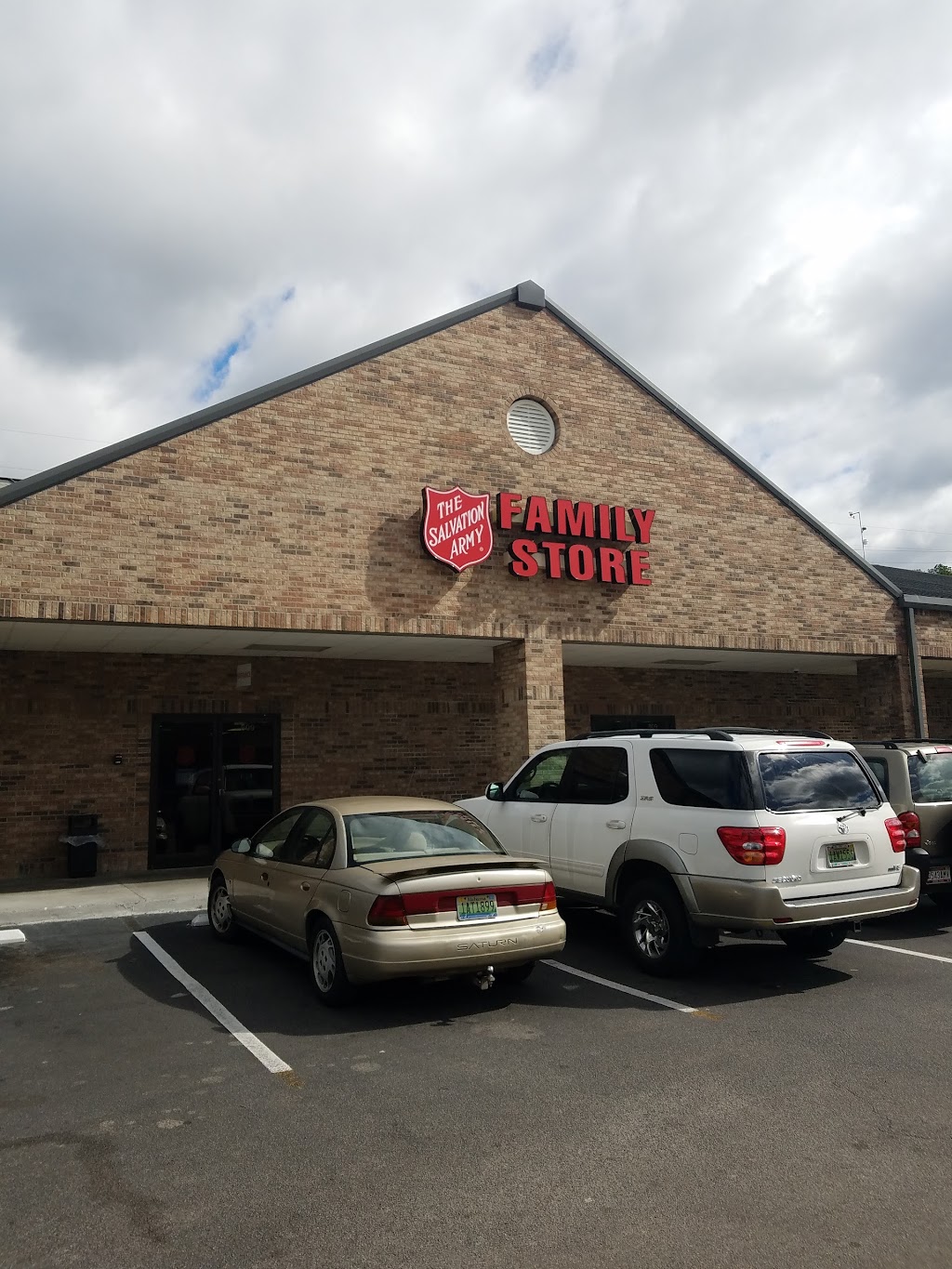 The Salvation Army Family Store & Donation Center | 809 Green Springs Hwy, Birmingham, AL 35209, USA | Phone: (205) 942-8484