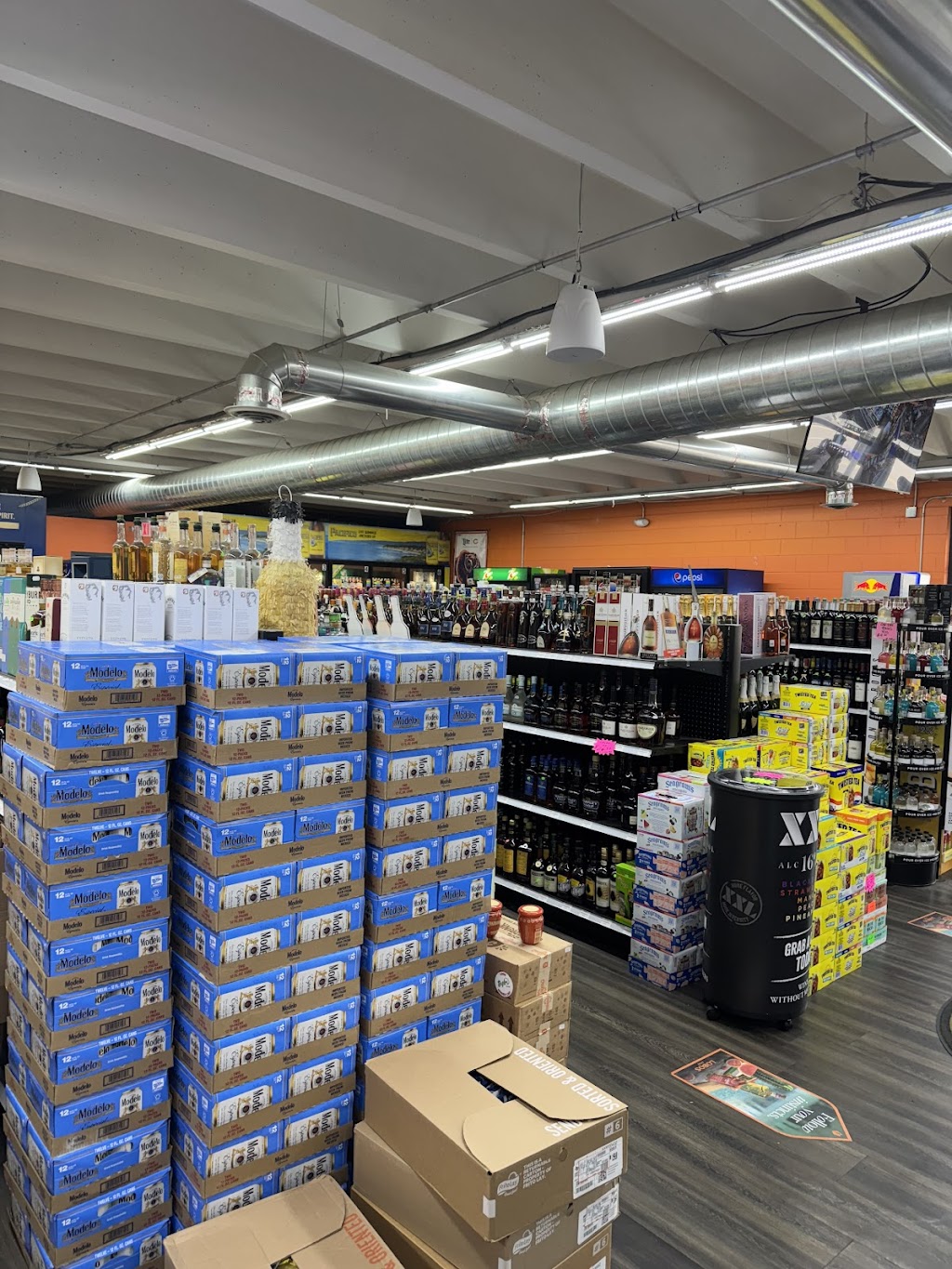 Stang Kelly Liquors | 712 W Jefferson St, Joliet, IL 60435, USA | Phone: (815) 723-1211