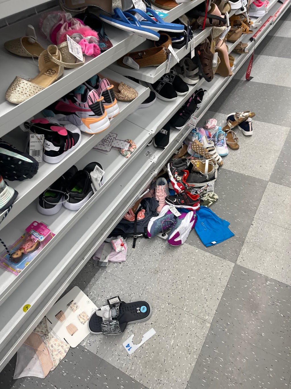 Ross Dress for Less | 6424 N 73rd Plaza, Omaha, NE 68134, USA | Phone: (402) 573-9135