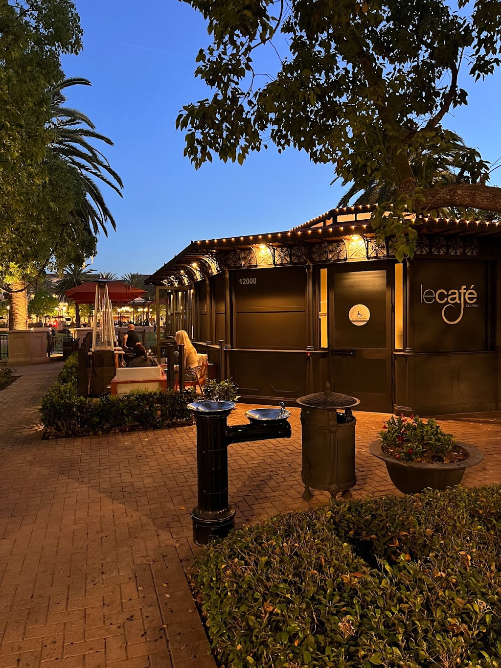 Le Cafe Du Parc by Chocofruit | 12000 Spectrum, Irvine, CA 92618, USA | Phone: (949) 502-4744