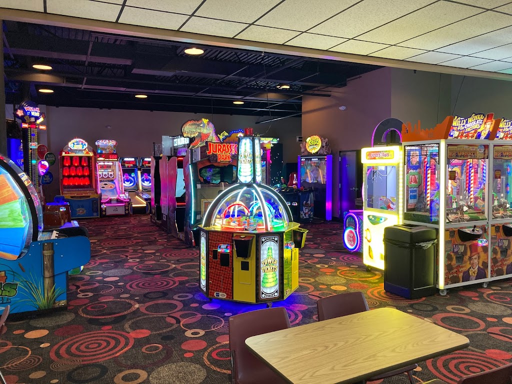 Star Lanes at the Harbor | 311 Buckeye Blvd, Port Clinton, OH 43452, USA | Phone: (419) 734-1001