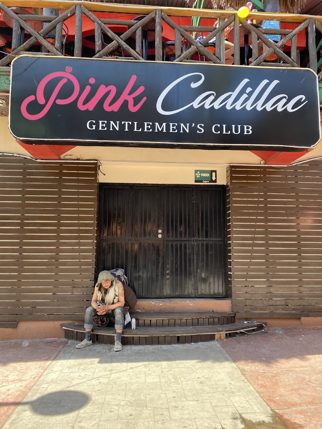 Pink Cadillac | y # 500, Nogal & Rosarito, Playas Rosarito, 22700 Rosarito, B.C., Mexico | Phone: 661 100 2042