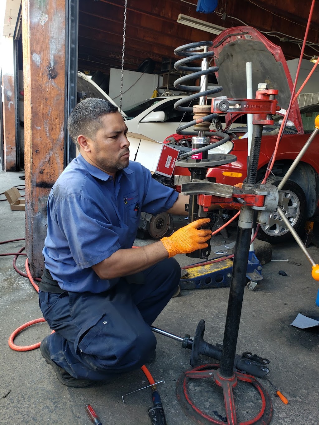 Linares Auto Repair | 5207B Normandie Ave, Los Angeles, CA 90037, USA | Phone: (323) 295-2470