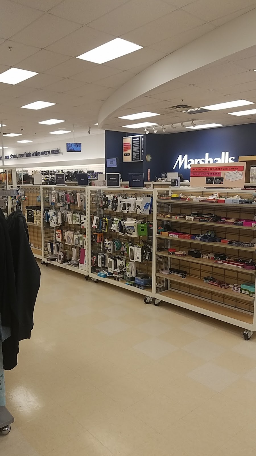 Marshalls | 13955 New Halls Ferry Road, Florissant, MO 63033, USA | Phone: (314) 839-9600