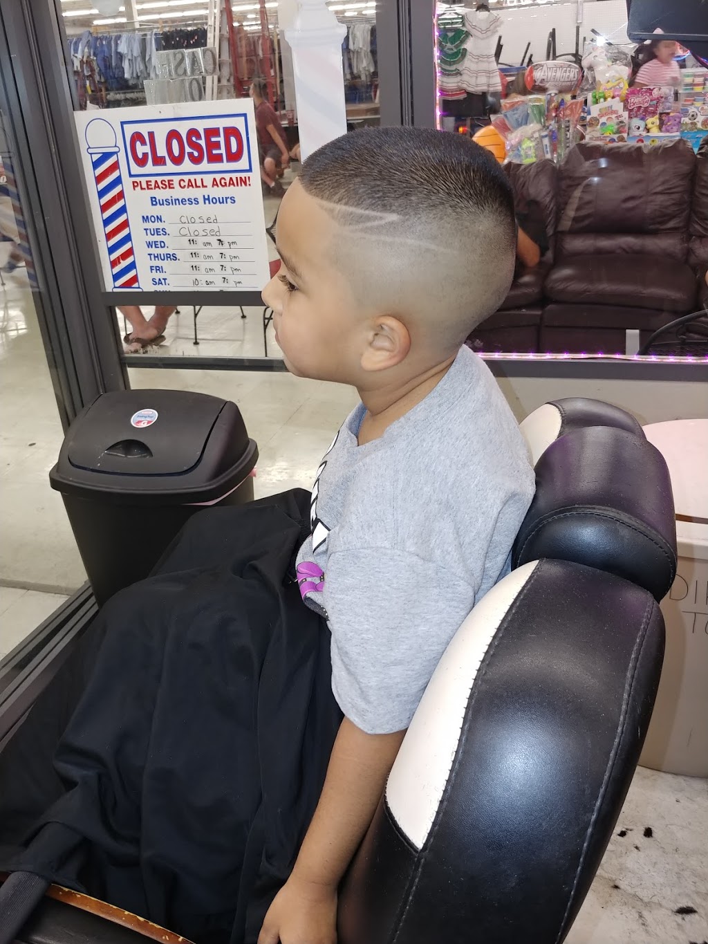 Luigis Barber Shop | 4225 W Indian School Rd, Phoenix, AZ 85019, USA | Phone: (623) 218-3028