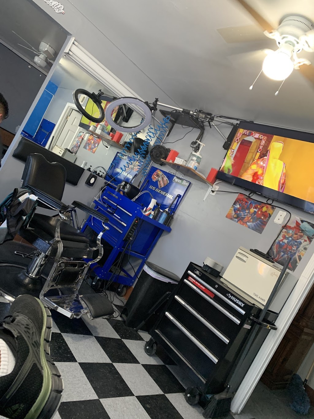 Big Vic’s Barbershop | 405 2nd St, McFarland, CA 93250, USA | Phone: (661) 375-5428