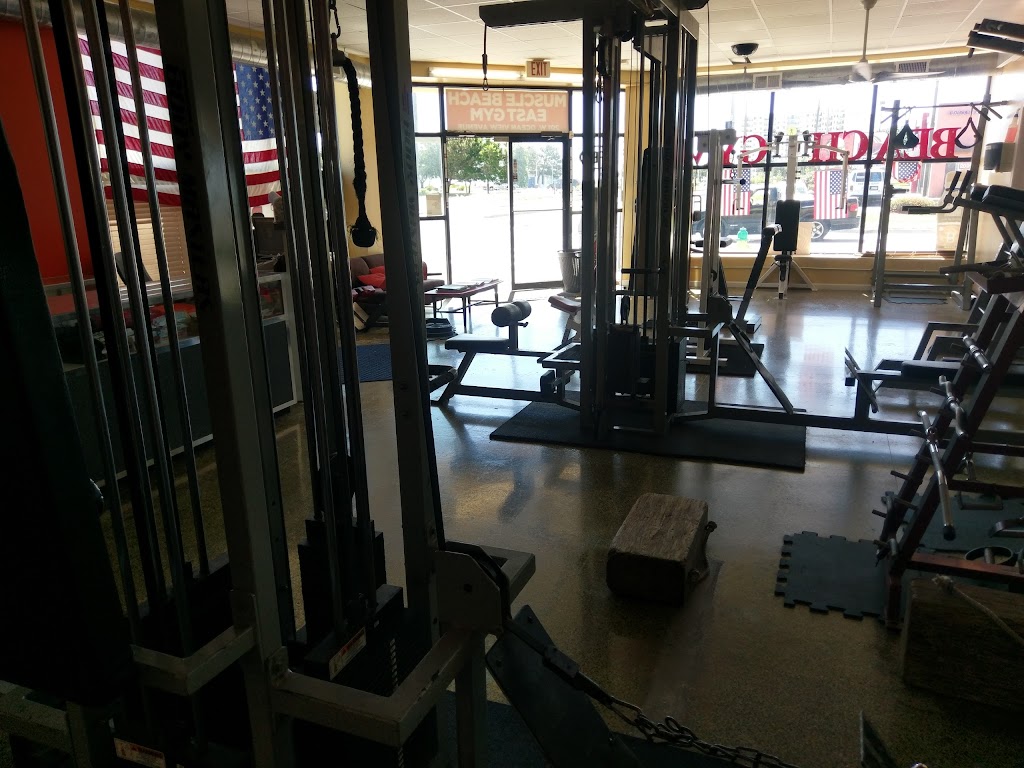 Muscle Beach East Gym | 7821 N Military Hwy, Norfolk, VA 23518, USA | Phone: (757) 588-5438