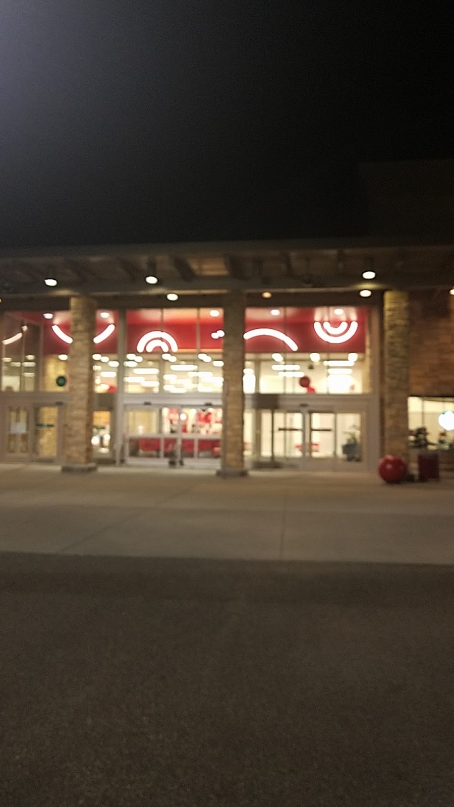 Target | 300 Clydesdale Trail, Medina, MN 55340, USA | Phone: (763) 852-0006