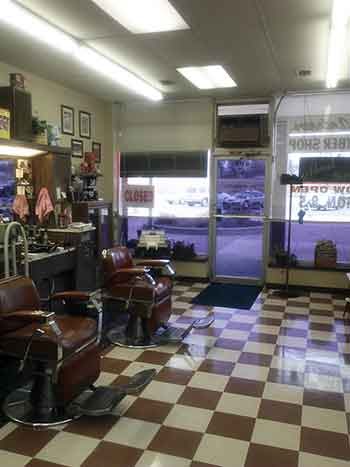 St Andrews Barber Shop | 3118 W Clay St, St Charles, MO 63301, USA | Phone: (636) 946-6106