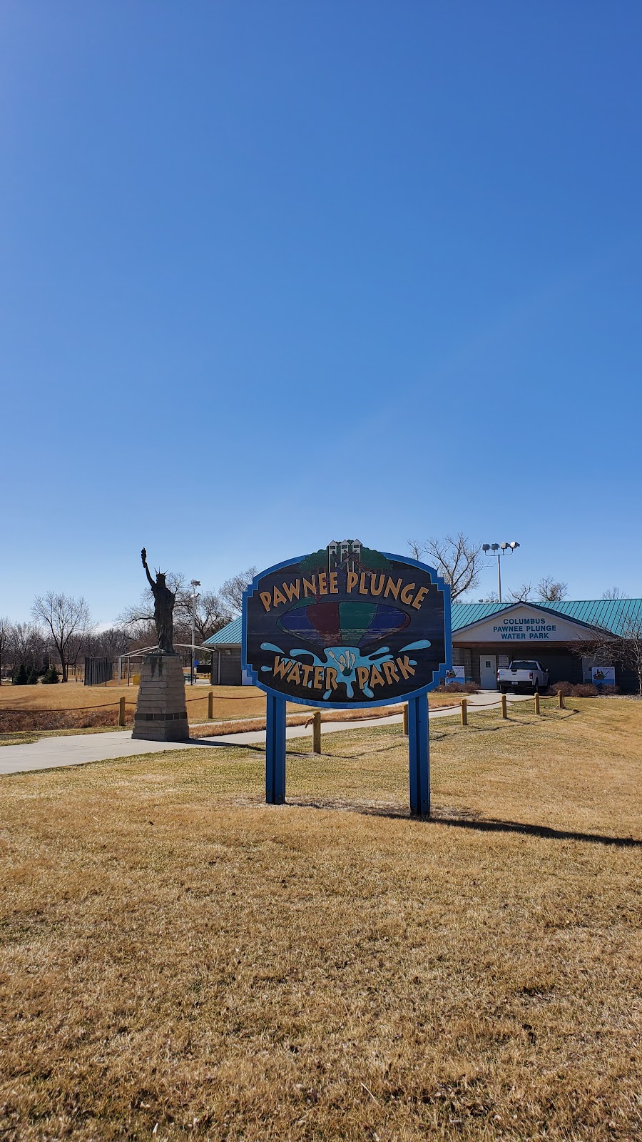 Pawnee Plunge Water Park | 560 33rd Ave, Columbus, NE 68601, USA | Phone: (402) 562-4269