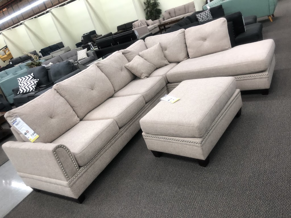 La Barata Home Decor Outlet | 11432 Long Beach Blvd, Lynwood, CA 90262, USA | Phone: (323) 476-8240