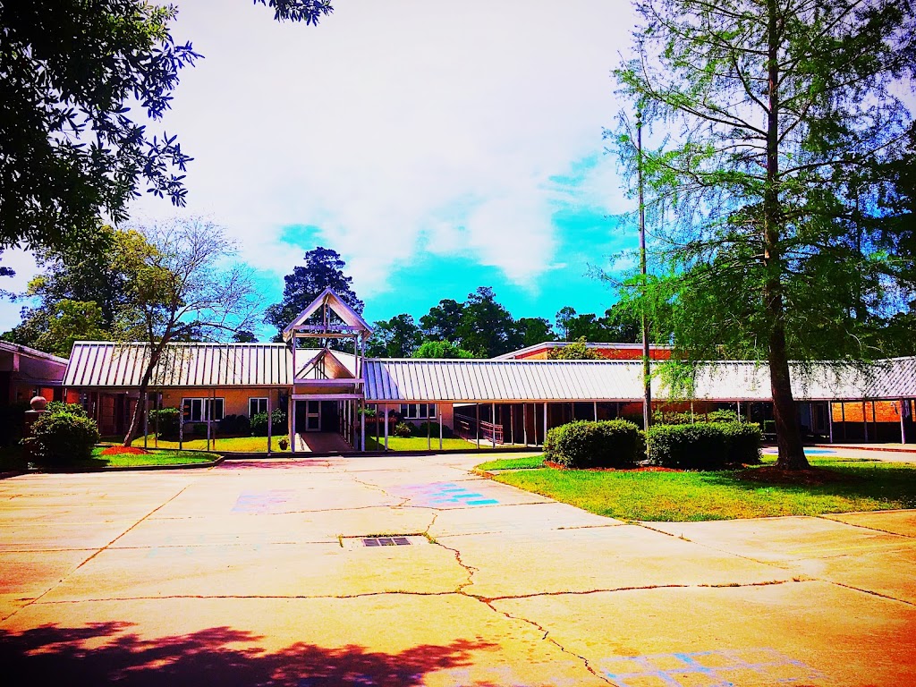 Woodlake Elementary | 1620 Livingston St, Mandeville, LA 70448, USA | Phone: (985) 626-8842