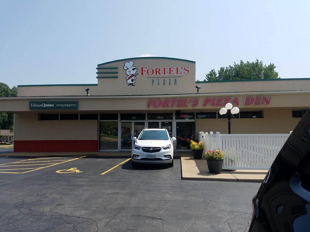 Fortels Pizza Den | 7932 MacKenzie Rd, St. Louis, MO 63123, USA | Phone: (314) 353-2360