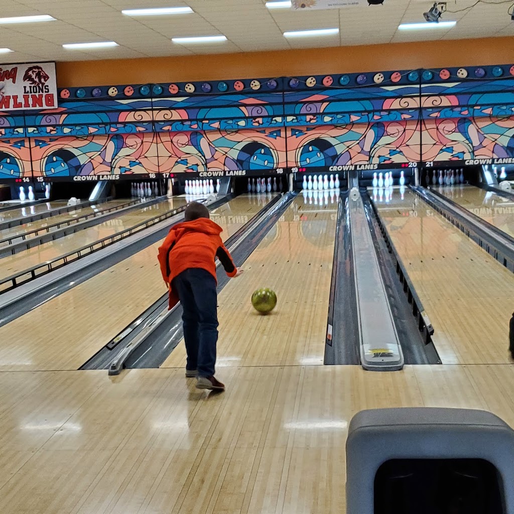 Crown Lanes Bowling Alley | 834 Spruce St, Leavenworth, KS 66048, USA | Phone: (913) 682-6444