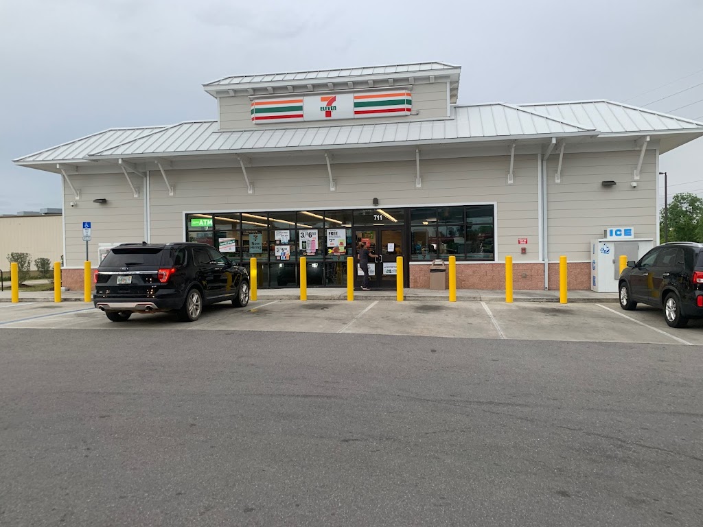 7-Eleven | 711 E Broad St, Groveland, FL 34736, USA | Phone: (352) 424-8802