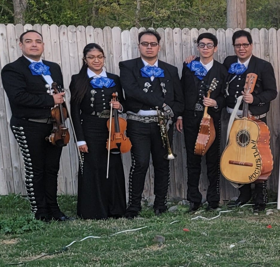 Mariachi Nochistlan - Mariachis en Dallas TX | 742 Cindy Ln, Grand Prairie, TX 75052, USA | Phone: (972) 900-0411