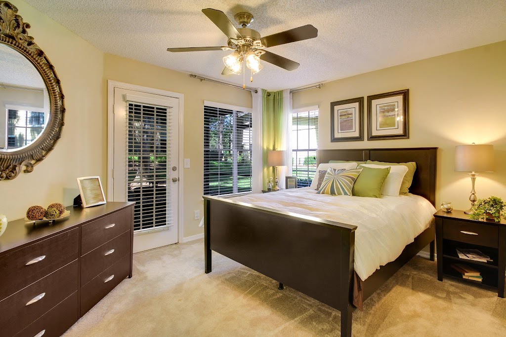 Elements of Belle Rive Apartments | 10010 Belle Rive Blvd, Jacksonville, FL 32256, USA | Phone: (904) 447-5161