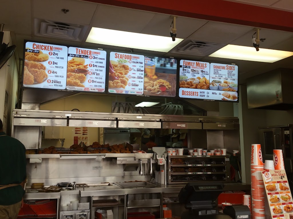 Popeyes Louisiana Kitchen | 1660 W Hanford Armona Rd, Hanford, CA 93230, USA | Phone: (559) 585-1731