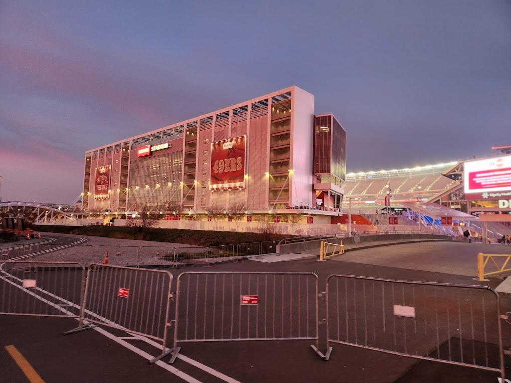 Levis Stadium | 4900 Marie P DeBartolo Way, Santa Clara, CA 95054, USA | Phone: (415) 464-9377