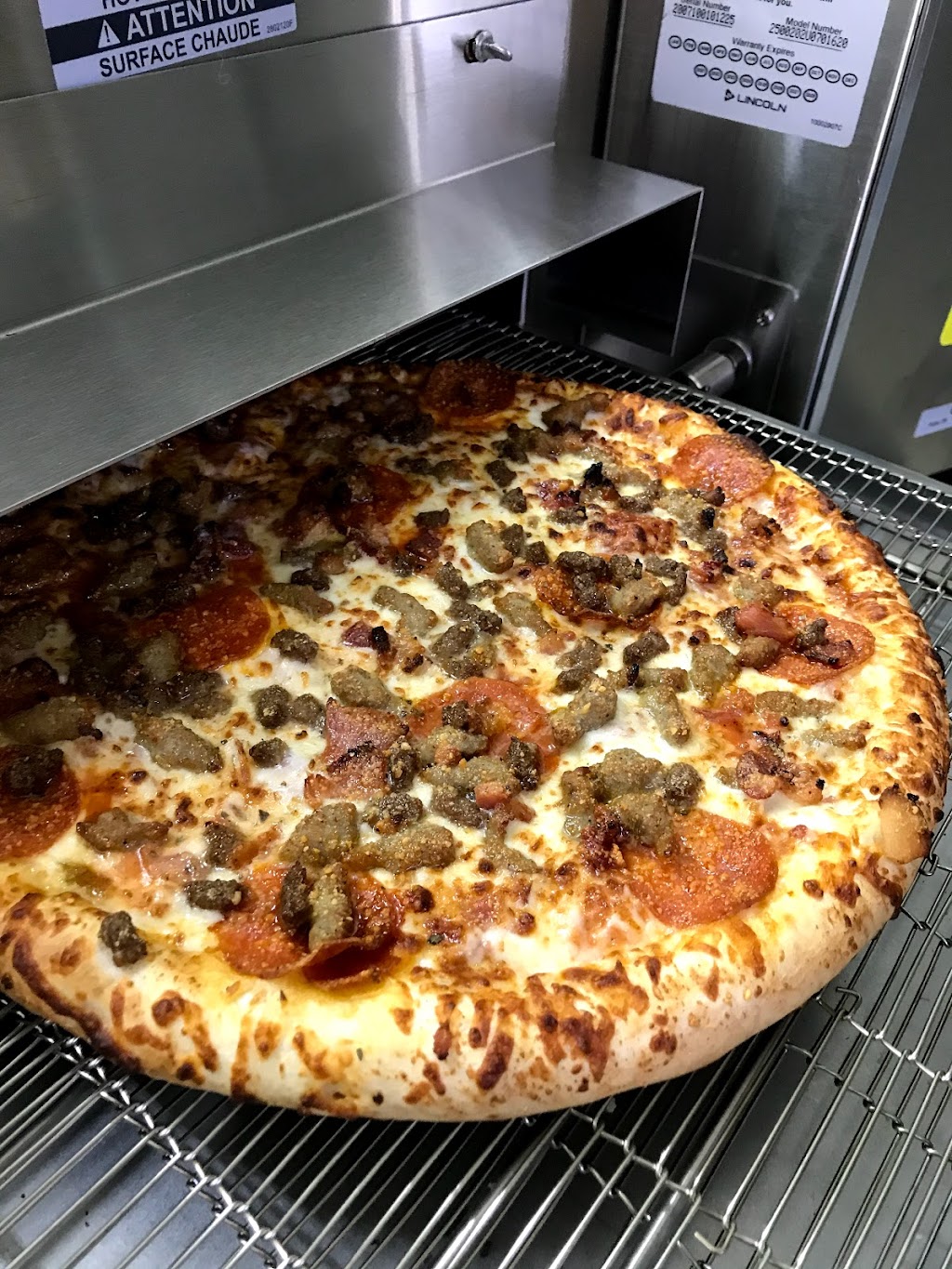 Hunt Brother Pizza | 8995 Avon Belden Rd, North Ridgeville, OH 44039, USA | Phone: (440) 412-0120