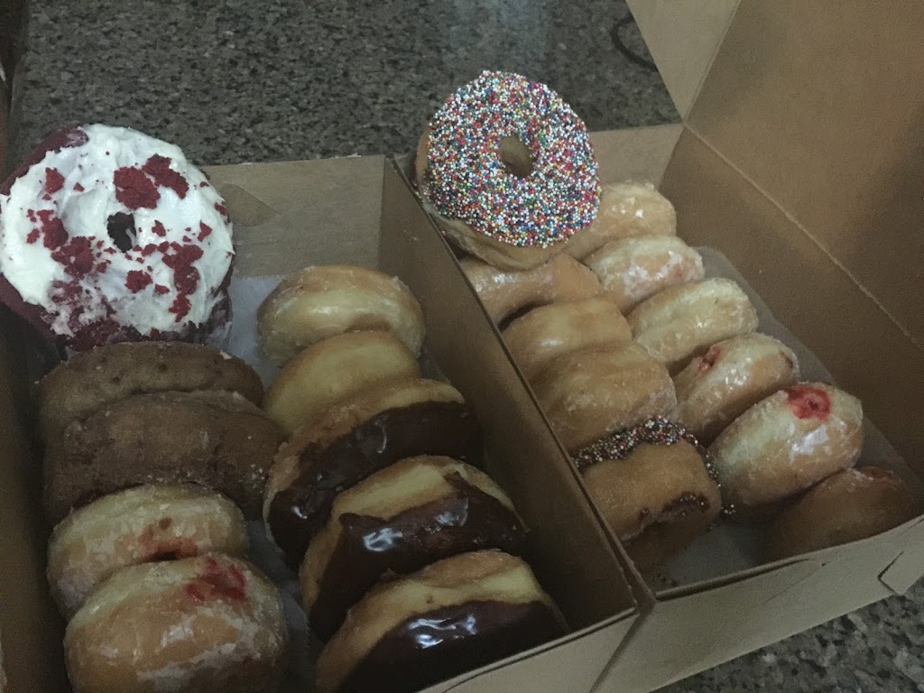 Amazing Glaze Donuts | 15507 LA-44 suite a, Gonzales, LA 70737, USA | Phone: (225) 622-7797