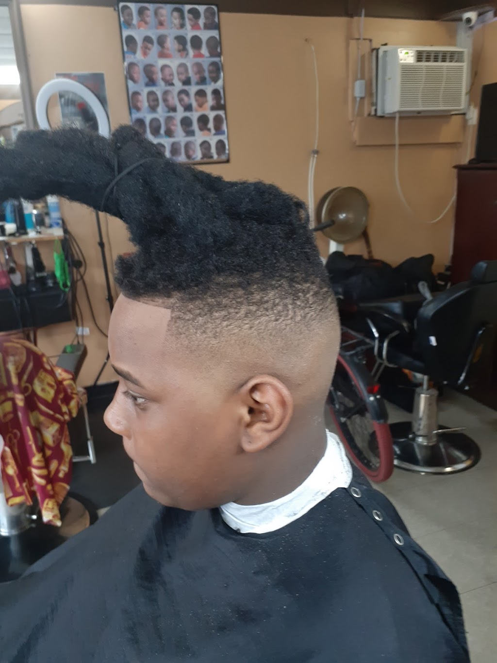 FABULOSOS BARBER SHOP | 2011 34th St NW, Winter Haven, FL 33881, USA | Phone: (407) 301-0744
