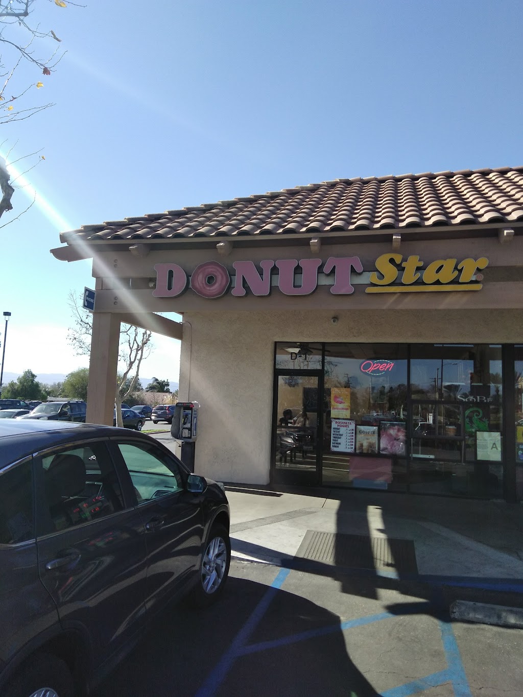 Donut Star | 6160 Arlington Ave # D1, Riverside, CA 92504, USA | Phone: (951) 354-6077