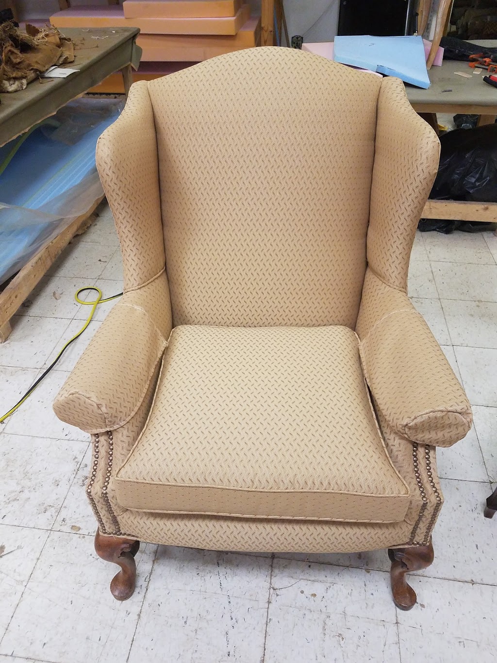 Gwiz & Gwiz Re Upholstery of Michigan | 3380 Highland Rd, Waterford Twp, MI 48328, USA | Phone: (248) 706-9000
