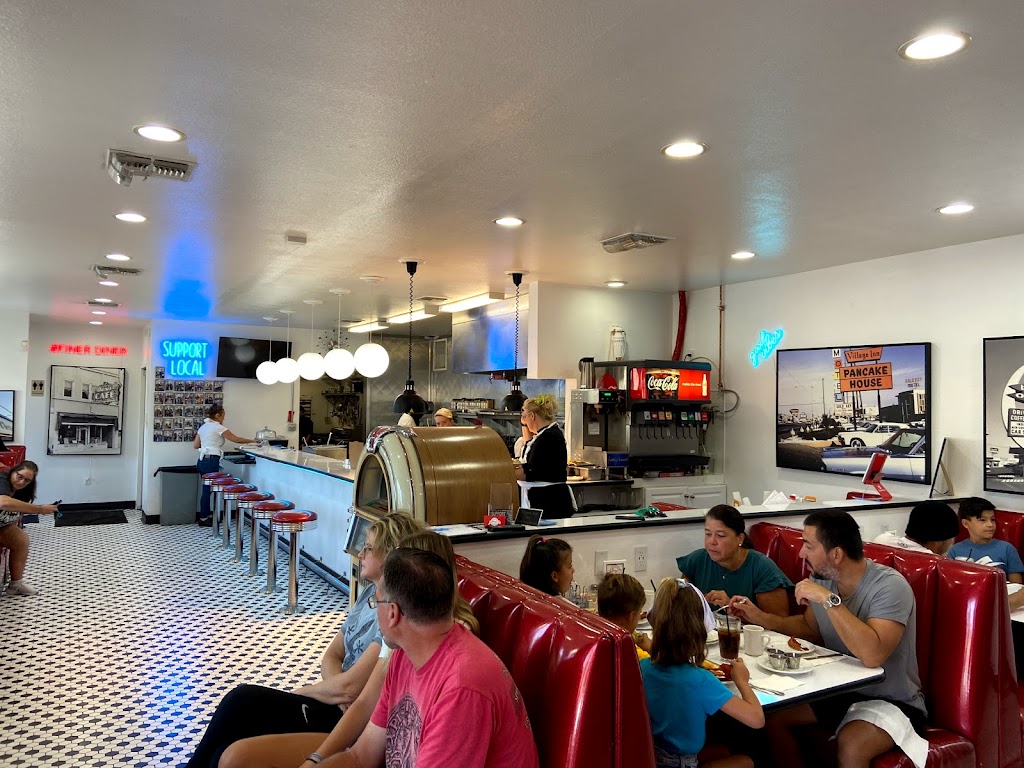 Johnny Cs Diner | 8175 Arville St, Las Vegas, NV 89139, USA | Phone: (702) 263-0146