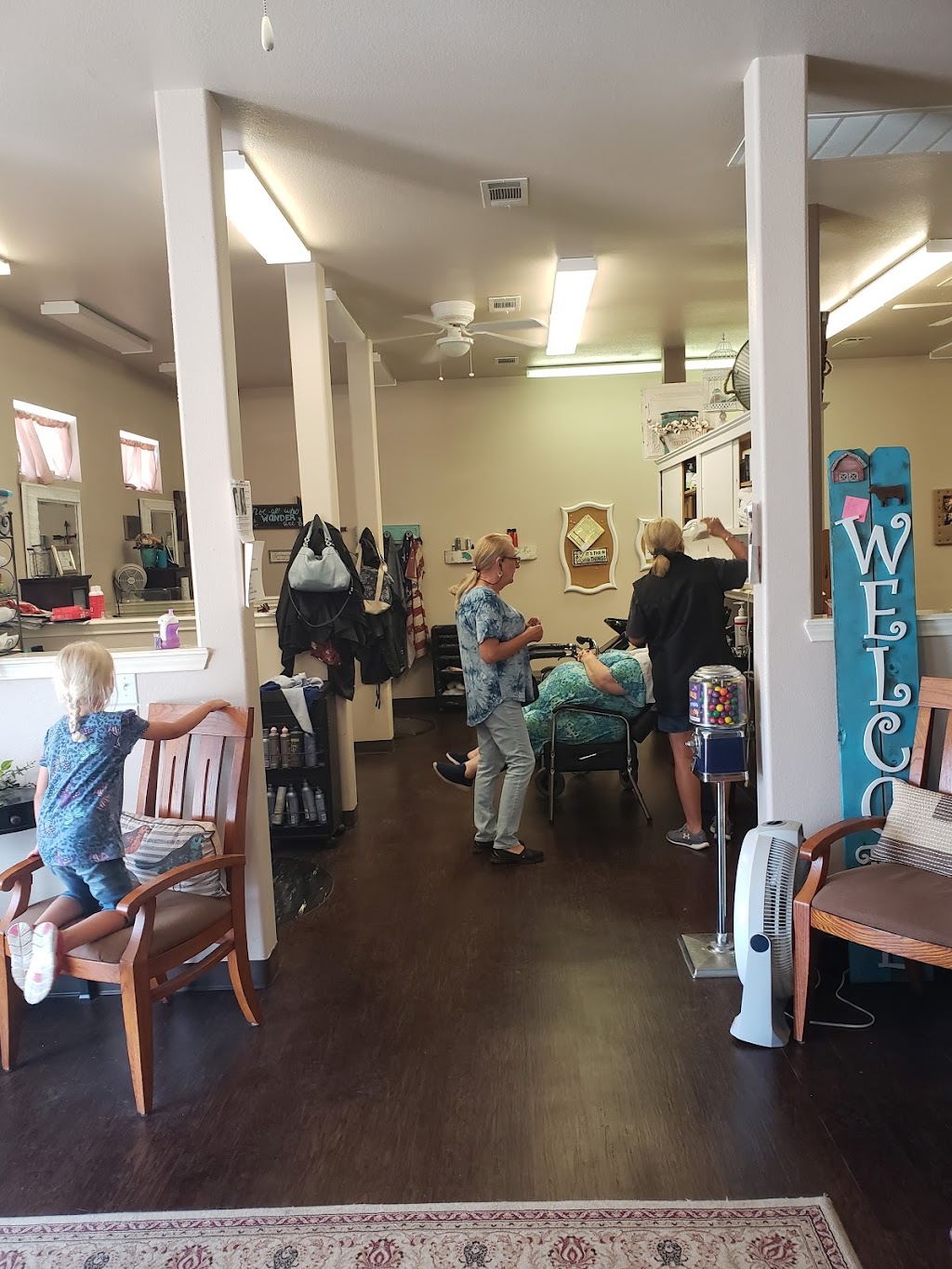 Haircutters & Co | 116 N 2nd St, Krum, TX 76249, USA | Phone: (940) 482-6496